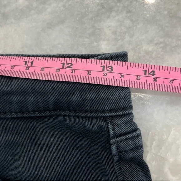 PINK VICTORIA’S SECRET Women's Black Denim Frayed Hem Shorts Sz 4 - Picture 8 of 9